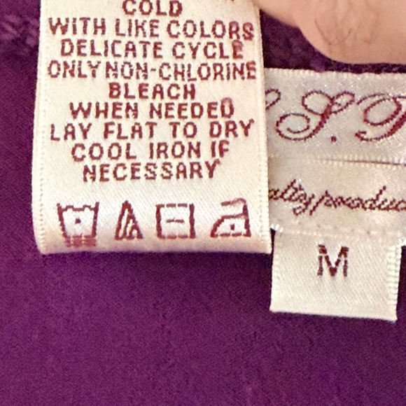 Max Studio Chic Plum Drape Top Stylish Side Ruching Size M - Picture 9 of 9